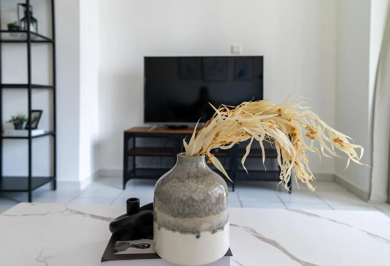 Higuests - Luxe Apartment With Incredible Marina Views 두바이 0*,  아랍에미리트